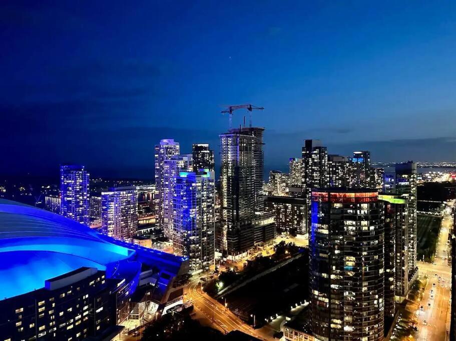 Cn Lovers Toronto Esterno foto
